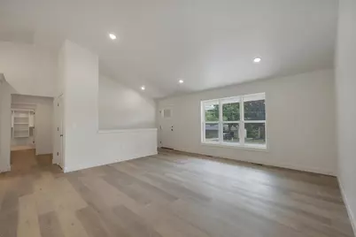 2480 Brenner Place, Green Bay, WI 54301 - Photo 5
