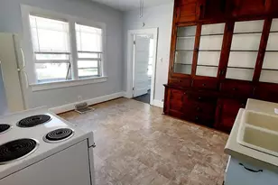 920 Dousman St, Green Bay, WI 54303 - Photo 3
