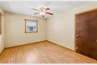 709 Memorial Drive, Kewaskum, WI 53040 - Photo 9