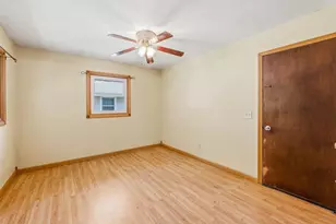 709 Memorial Dr, Kewaskum, WI 53040 - Photo 9