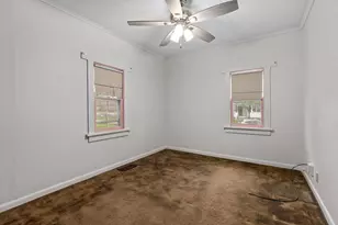 1073 Caroline St, Green Bay, WI 54303 - Photo 9