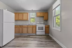 393 W Division St, Fond du Lac, WI 54935 - Photo 9