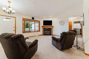 1202 Willow Bend Ln, Oshkosh, WI 54904 - Photo 3