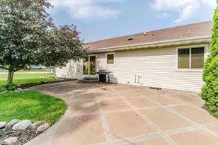 1202 Willow Bend Ln, Oshkosh, WI 54904 - Photo 25