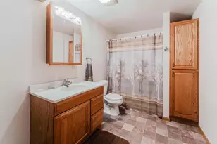 1202 Willow Bend Ln, Oshkosh, WI 54904 - Photo 21