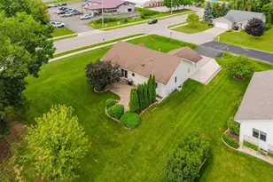1202 Willow Bend Ln, Oshkosh, WI 54904 - Photo 29