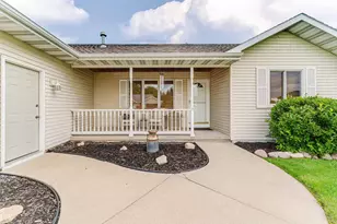 1202 Willow Bend Ln, Oshkosh, WI 54904 - Photo 23