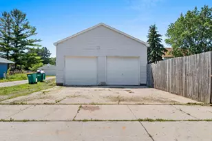2101 Sherman St, Marinette, WI 54143 - Photo 33