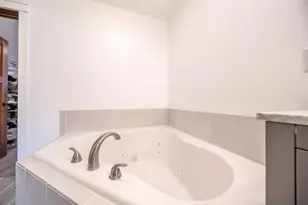 3990 W Earthrock Rd, Appleton, WI 54913 - Photo 11