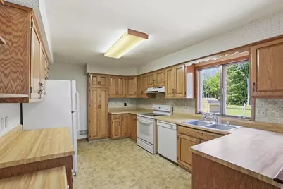 5400 Long Court, Appleton, WI 54914 - Photo 9