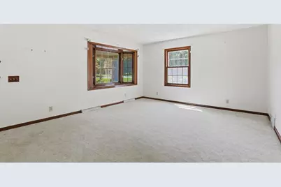 5400 Long Court, Appleton, WI 54914 - Photo 5