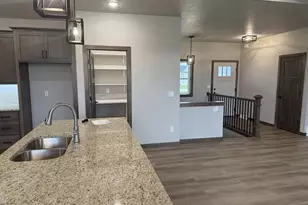 3811 Cooper Ct, Green Bay, WI 54313 - Photo 7