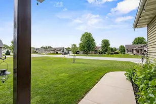 1427 Anthem Dr, Neenah, WI 54956 - Photo 41