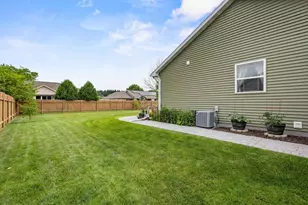 1427 Anthem Dr, Neenah, WI 54956 - Photo 43