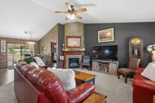 1427 Anthem Dr, Neenah, WI 54956 - Photo 9