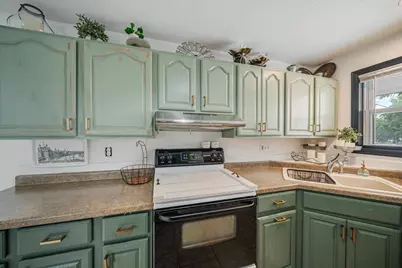 312 E Cecil Street, Neenah, WI 54956 - Photo 9