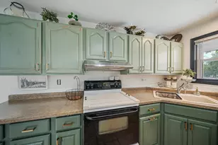 312 E Cecil St, Neenah, WI 54956 - Photo 9