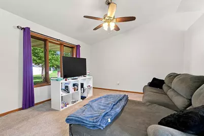 75 Rolling Green Circle, Oshkosh, WI 54904 - Photo 7