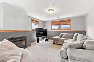 75 Rolling Green Cir, Oshkosh, WI 54904 - Photo 17
