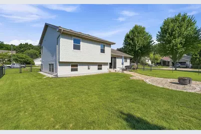 75 Rolling Green Circle, Oshkosh, WI 54904 - Photo 5