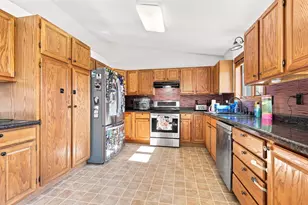 75 Rolling Green Cir, Oshkosh, WI 54904 - Photo 9