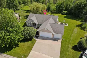 W6445 Cherrybark Cir, Menasha, WI 54952 - Photo 3