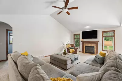 W6445 Cherrybark Circle, Menasha, WI 54952 - Photo 5