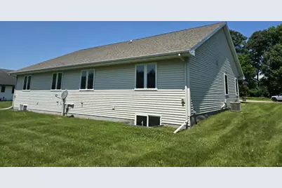 961 Charles Wright Drive, Waupaca, WI 54981 - Photo 5
