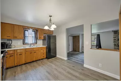 242 N Taylor Street, Green Bay, WI 54303 - Photo 9