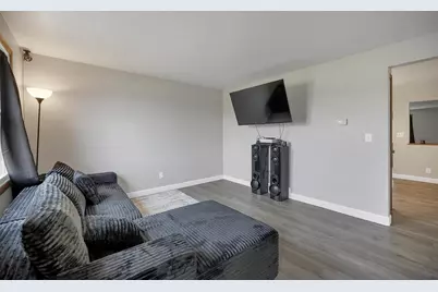 242 N Taylor Street, Green Bay, WI 54303 - Photo 5
