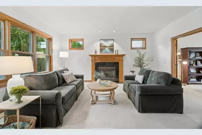 208 E Apple Creek Road, Appleton, WI 54913 - Photo 7