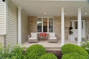 208 E Apple Creek Rd, Appleton, WI 54913 - Photo 3