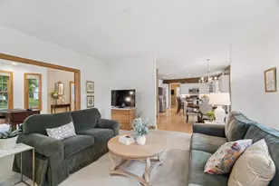 208 E Apple Creek Rd, Appleton, WI 54913 - Photo 9