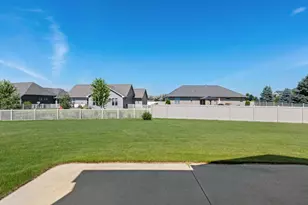 600 Castlestone Ct, Oneida, WI 54155 - Photo 45