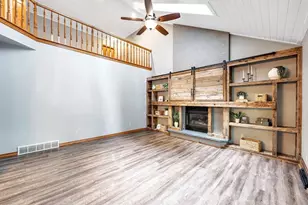 2752 Woodland Hills Ct, Green Bay, WI 54311 - Photo 9
