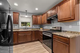 523 S Erie St, De Pere, WI 54115 - Photo 9