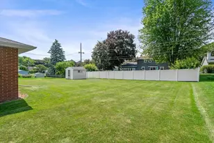 935 Marvelle Ln, Green Bay, WI 54304 - Photo 39