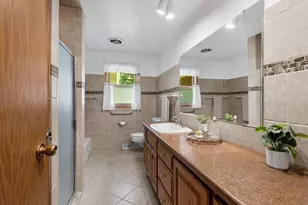935 Marvelle Ln, Green Bay, WI 54304 - Photo 15