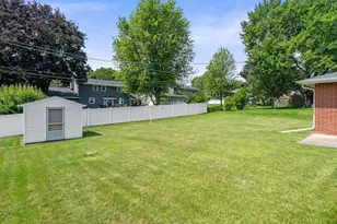 935 Marvelle Ln, Green Bay, WI 54304 - Photo 35
