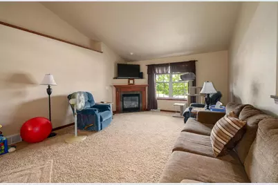 2431 Bruce Street, Neenah, WI 54956 - Photo 5