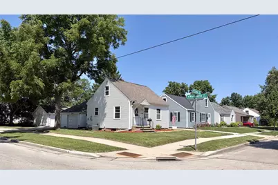 2209 N Clark Street, Appleton, WI 54911 - Photo 1