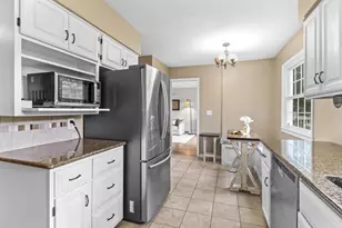 1344 Whittier Dr, Neenah, WI 54956 - Photo 7