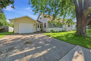 608 Tulip Ln, Waupun, WI 53963 - Photo 3