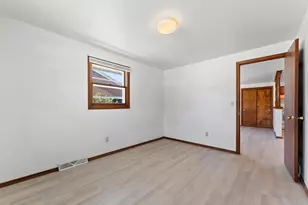 215 Cleveland St, Green Bay, WI 54303 - Photo 37