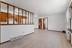 215 Cleveland St, Green Bay, WI 54303 - Photo 33