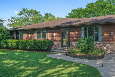 2440 Meadow Park Drive, Green Bay, WI 54311 - Photo 3