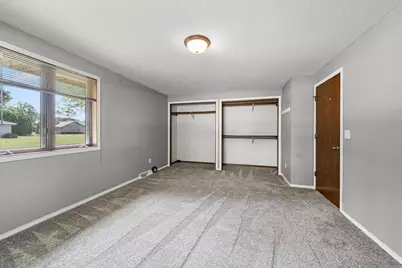 2440 Meadow Park Drive, Green Bay, WI 54311 - Photo 15