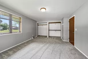 2440 Meadow Park Dr, Green Bay, WI 54311 - Photo 15