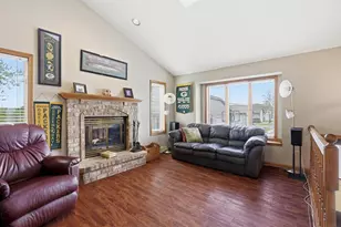 1700 E Tracia Ln, Appleton, WI 54911 - Photo 5