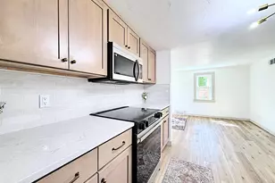1122 Tyler Ave, Oshkosh, WI 54902 - Photo 9